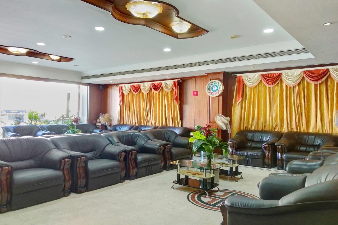 Oyo 11390 Vaibhav Residency Hotel Bangalore Exterior foto