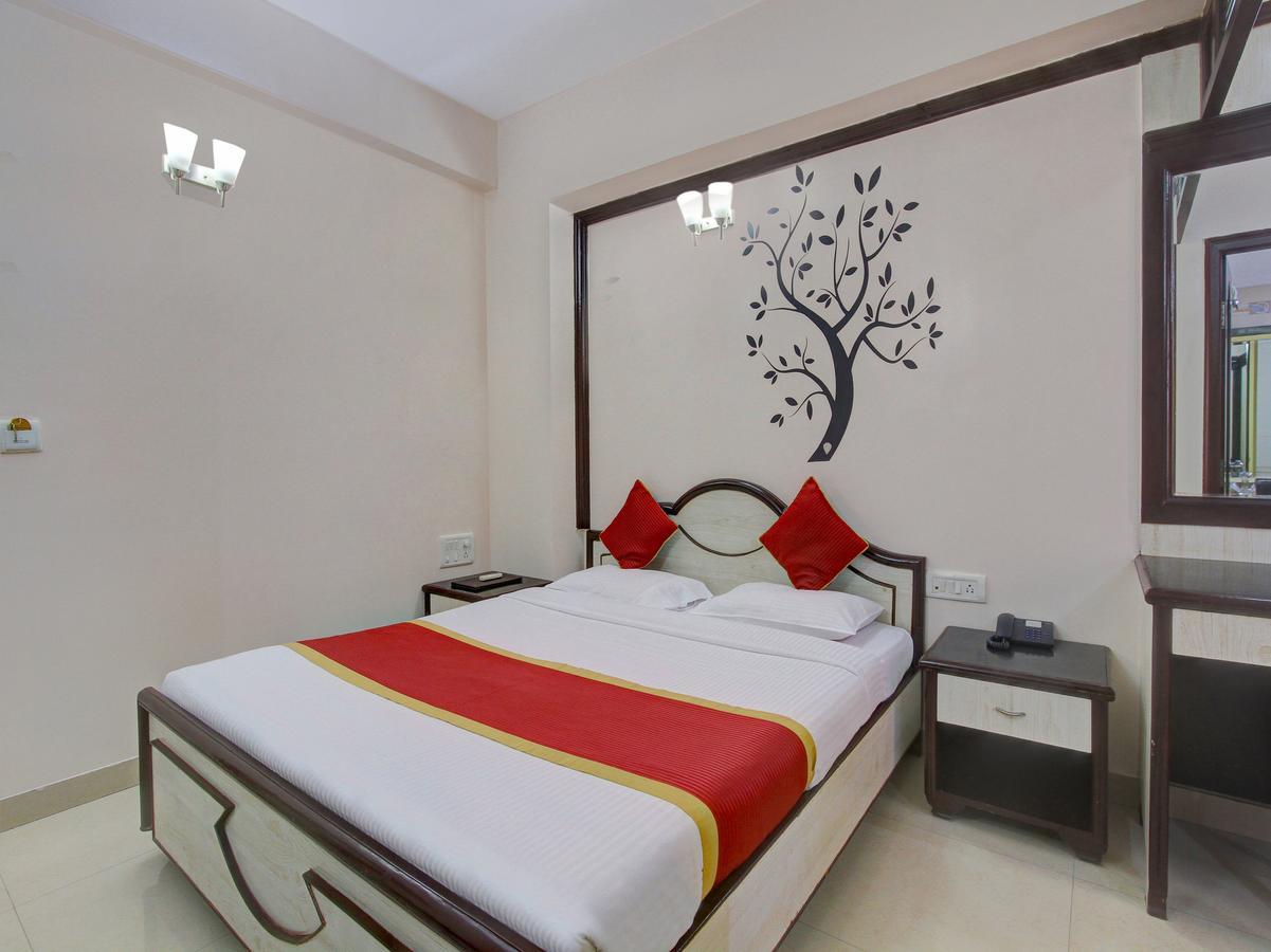 Oyo 11390 Vaibhav Residency Hotel Bangalore Exterior foto