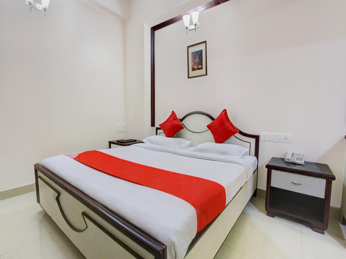 Oyo 11390 Vaibhav Residency Hotel Bangalore Exterior foto